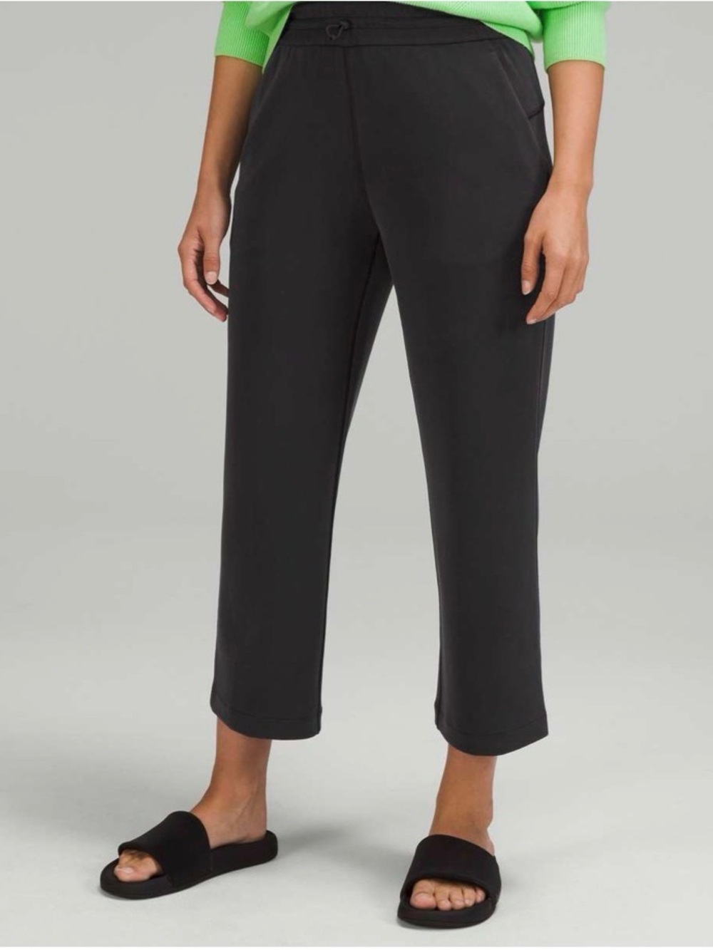 Lululemon Women’s Softstreme High-Rise Straight Leg Crop in Black